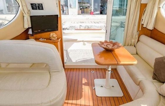 Motorboat Jeanneau Prestige 32 521hp