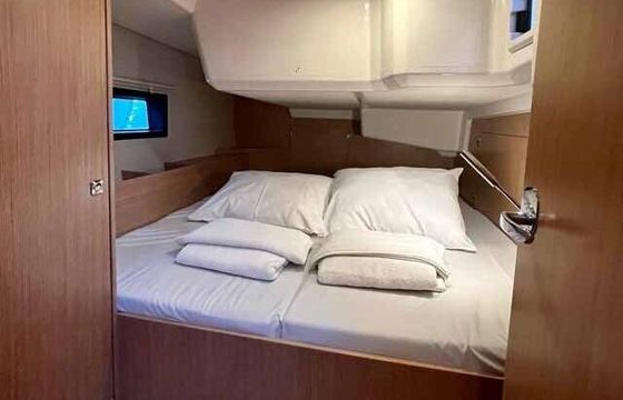 Sailboat Bavaria Yachtbau Bavaria C42 12m