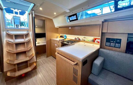 Sailboat Bavaria Yachtbau Bavaria C42 12m