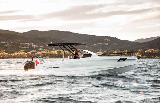 Motorboat Axopar BRABUS 300 SHADOW CROSS TOP 300hp