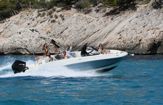 Motorboat Bayliner Vr6 200hp