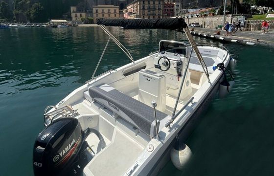 Motorboat Kolmarine Barca a motore 6mt 40hp