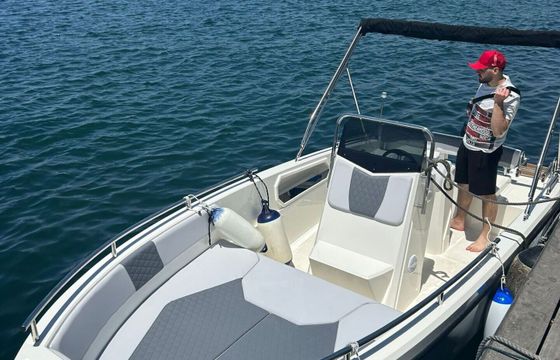 Motorboat Kolmarine Barca a motore 6mt 40hp