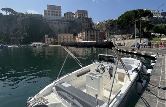Motorboat Kolmarine Barca a motore 6mt 40hp