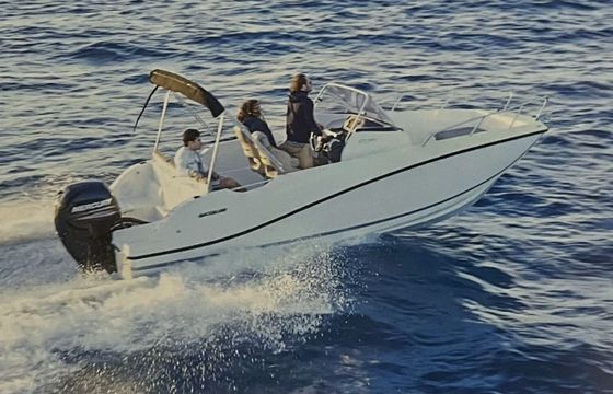 Motorboat Quicksilver Activ open 675 200hp
