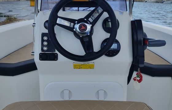 Boat without licence  Yamaha Compass 160e 40hp