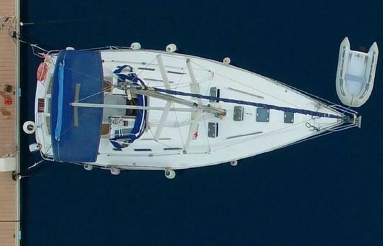 Sailboat Beneteau 393 Oceanis Clipper 12m