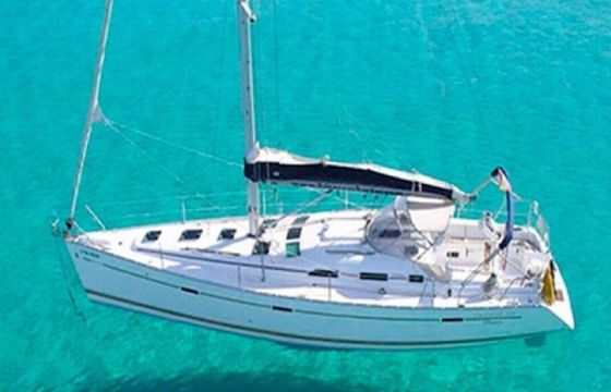 Sailboat Beneteau 393 Oceanis Clipper 12m