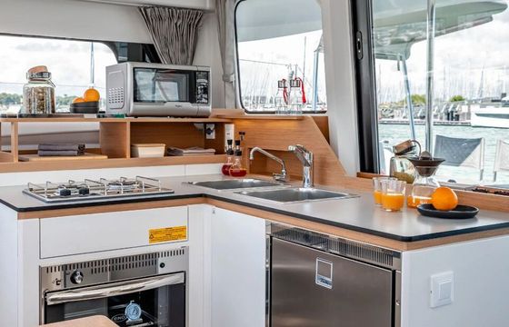 Catamaran Excess 11 11m