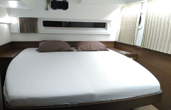Catamaran LAGOON Lagoon 42 - Premium A/C 12.8m