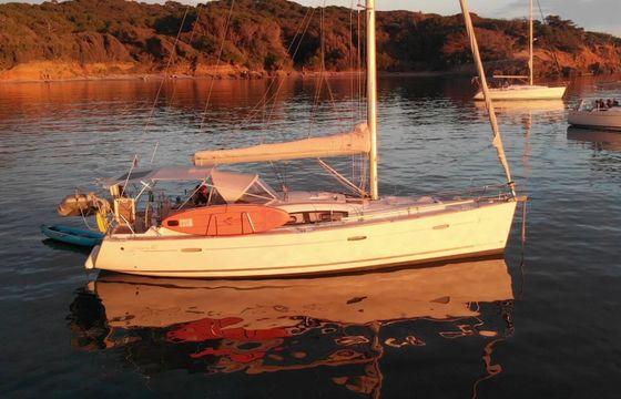 Sailboat Beneteau Oceanis 40 12.24m