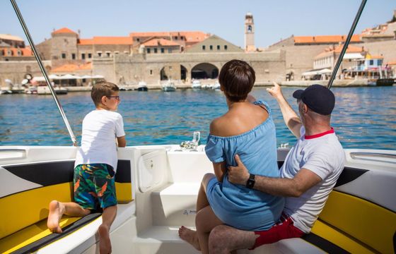 Motorboat Mercan Yachting Excursion 34 320hp