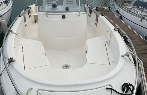 Motorboat Jeanneau Cap Camarat 6.25 115hp