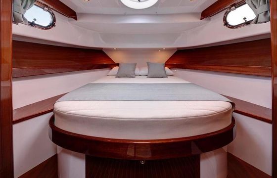 Motorboat gozzo sorrentino luxury apreamare 100 800hp