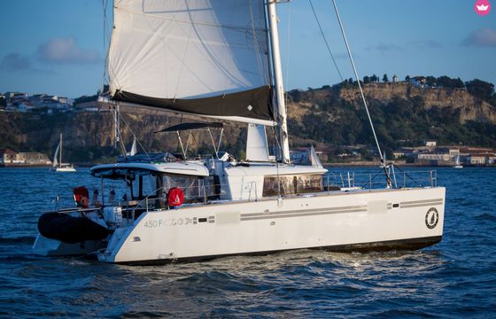 Catamaran LAGOON 450F 15m