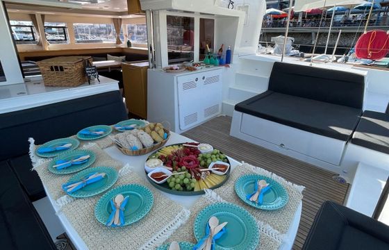 Catamaran LAGOON 450F 15m