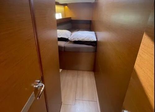 Sailboat Sun Odyssey 490 14m