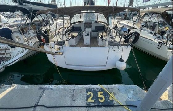 Sailboat Sun Odyssey 490 14m