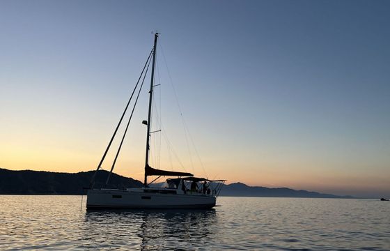 Sailboat Beneteau Oceanis 38.1 11.8m