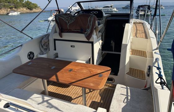 Motorboat Quicksilver Activ 875 Sundeck 350hp