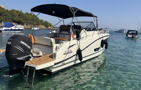 Motorboat Quicksilver Activ 875 Sundeck 350hp