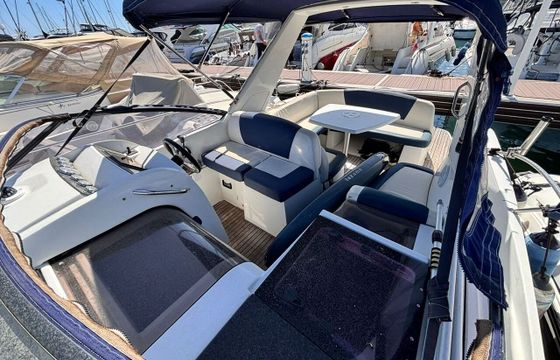 Motorboat Jeanneau LEADER 8 320hp