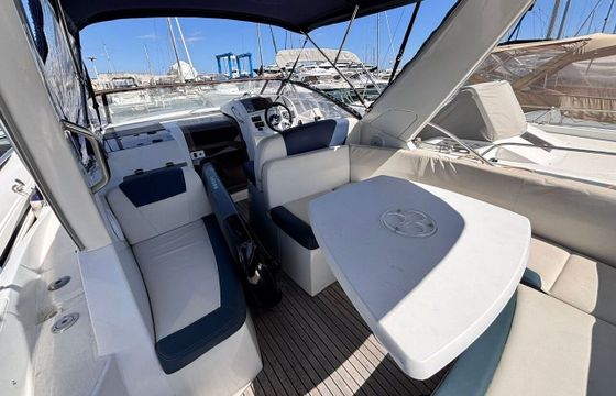 Motorboat Jeanneau LEADER 8 320hp