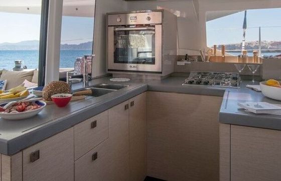 Catamaran Fountaine Pajot Fountaine Pajot Astrea 42 - 4 + 2 cab. 12m