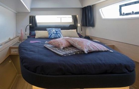 Catamaran Fountaine Pajot Fountaine Pajot Astrea 42 - 4 + 2 cab. 12m