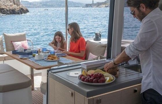 Catamaran Fountaine Pajot Fountaine Pajot Astrea 42 - 4 + 2 cab. 12m