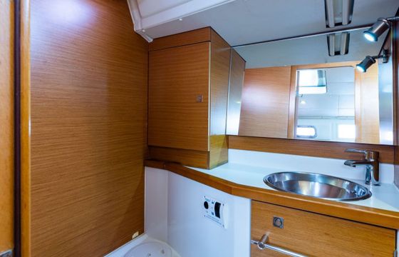 Sailboat Jeanneau Sun Odyssey 379 11.34m