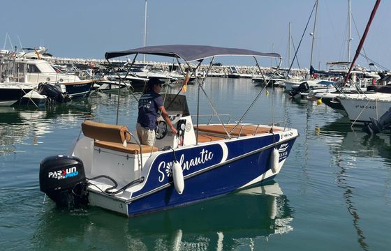 Boat without licence  BARCO PRIVADO PARA AVISTAMIENTO DE DELFINES 15hp