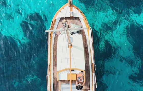 Sailboat traditional wooden boat 11m
