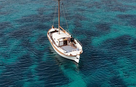 Sailboat traditional wooden boat 11m