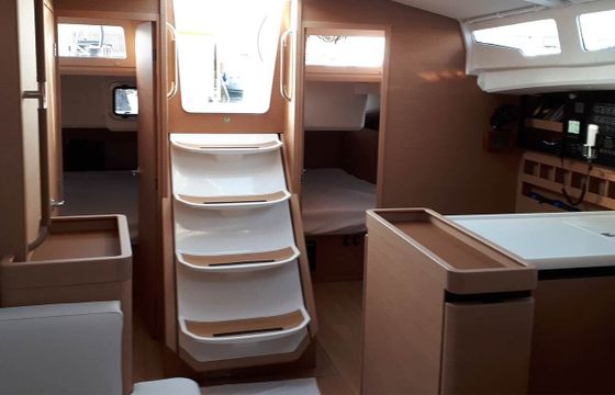 Sailboat Jeanneau Sun Odyssey 440 13m