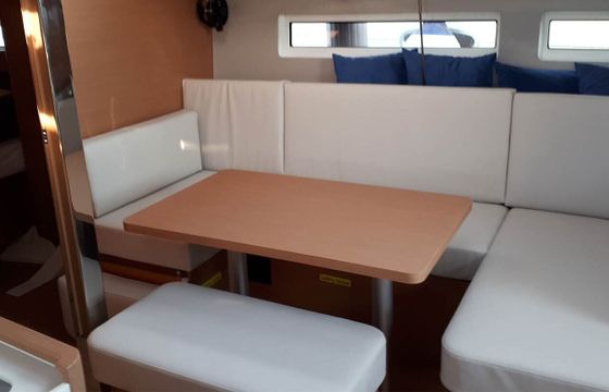 Sailboat Jeanneau Sun Odyssey 440 13m