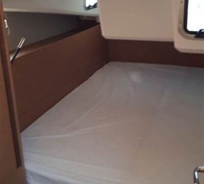 Sailboat Jeanneau Sun Odyssey 440 13m