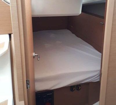 Sailboat Jeanneau Sun Odyssey 440 13m