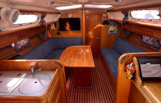 Sailboat Bavaria 33 9m