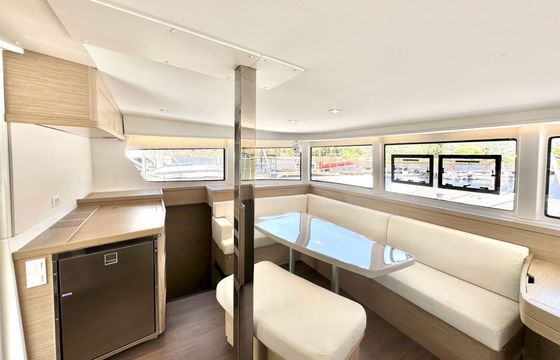 Catamaran Lagoon 42 12.8m