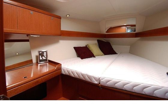 Sailboat Beneteau Oceanis 37 11.48m