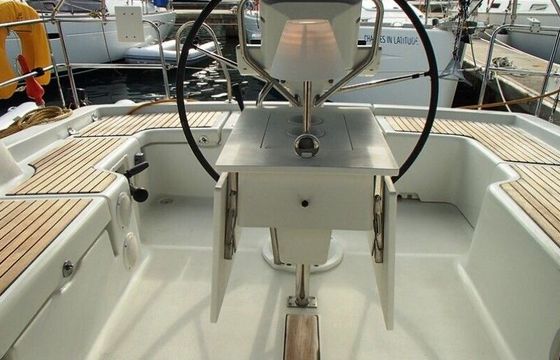 Sailboat Beneteau Oceanis 37 11.48m
