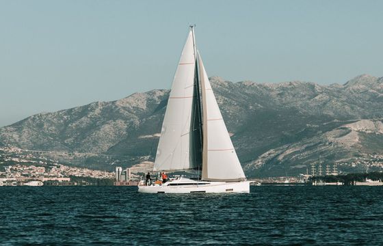 Sailboat Salona 46 14.02m