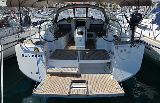 Sailboat Jeanneau Sun Odyssey 440 13.39m