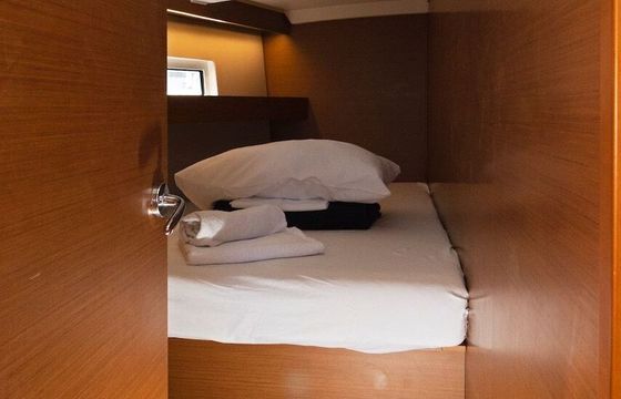 Sailboat Jeanneau Sun Odyssey 440 13.39m
