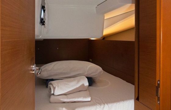 Sailboat Jeanneau Sun Odyssey 440 13.39m