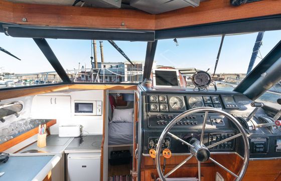 Motorboat Bayliner 3288 flybridge 400hp