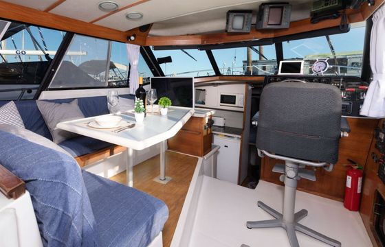 Motorboat Bayliner 3288 flybridge 400hp