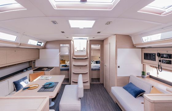 Sailboat Dufour 470 14m