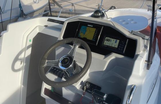 Motorboat Jeanneau Cap camarat 6.5 S2 150hp